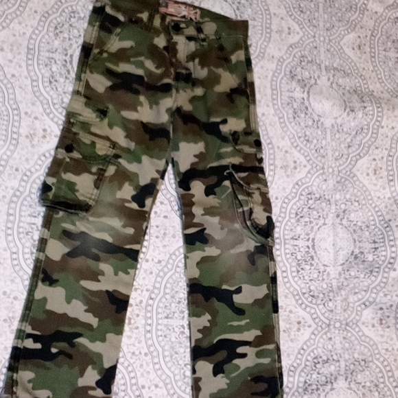 Boys cargo camo pants - Picture 8 of 9